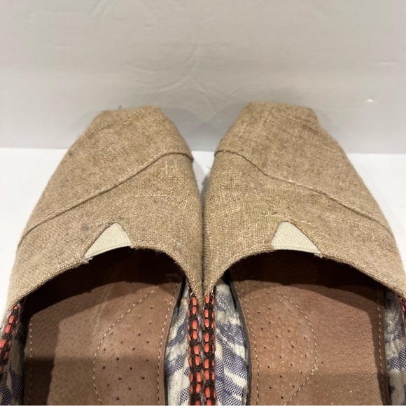 Toms Tan with Aztec Trim Women’s Size 8 - Picture 3 of 9